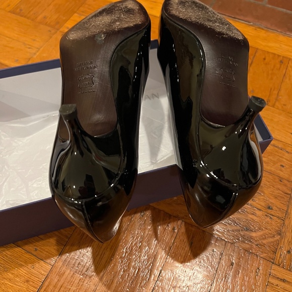 Stuart Weitzman designer black Patent Kitten-Heel Pumps size 10 - Picture 7 of 11